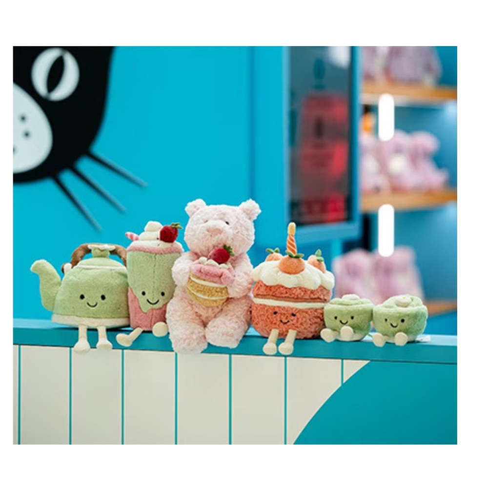 WEEKEND SALE☀️ NWT SHANGHAI Exclusive Amuseables Berrity Latte Jellycat Set - Picture 9 of 10